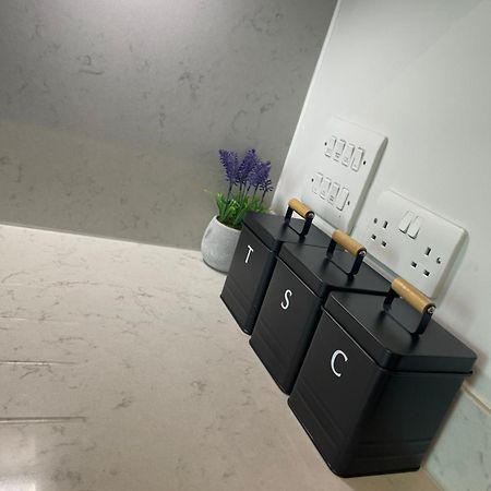 Modern 2 Bedroom City Centre Apartment W Balcony Манчестър Екстериор снимка