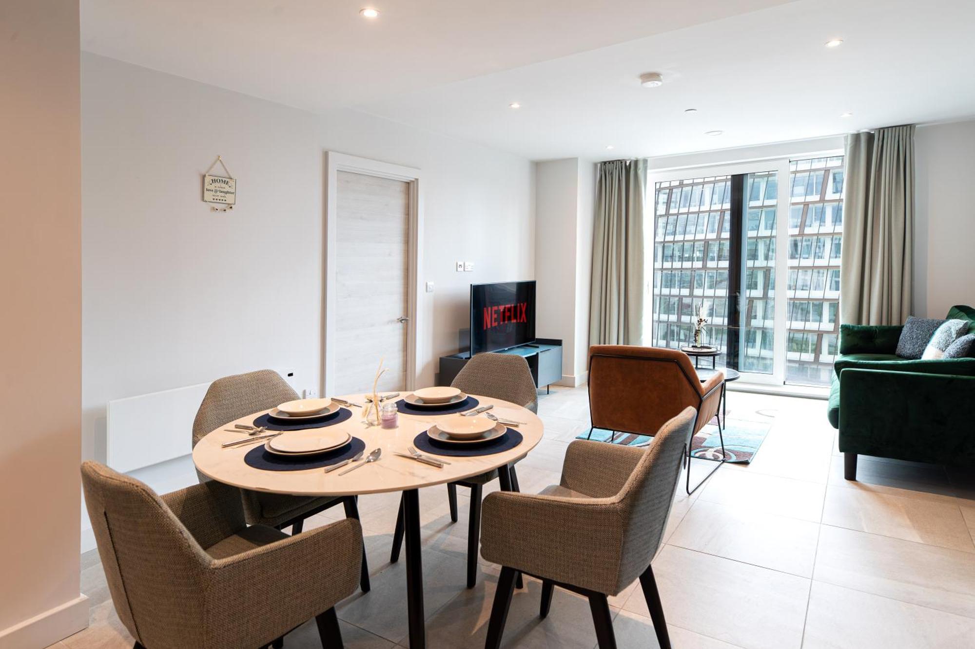 Modern 2 Bedroom City Centre Apartment W Balcony Манчестър Екстериор снимка